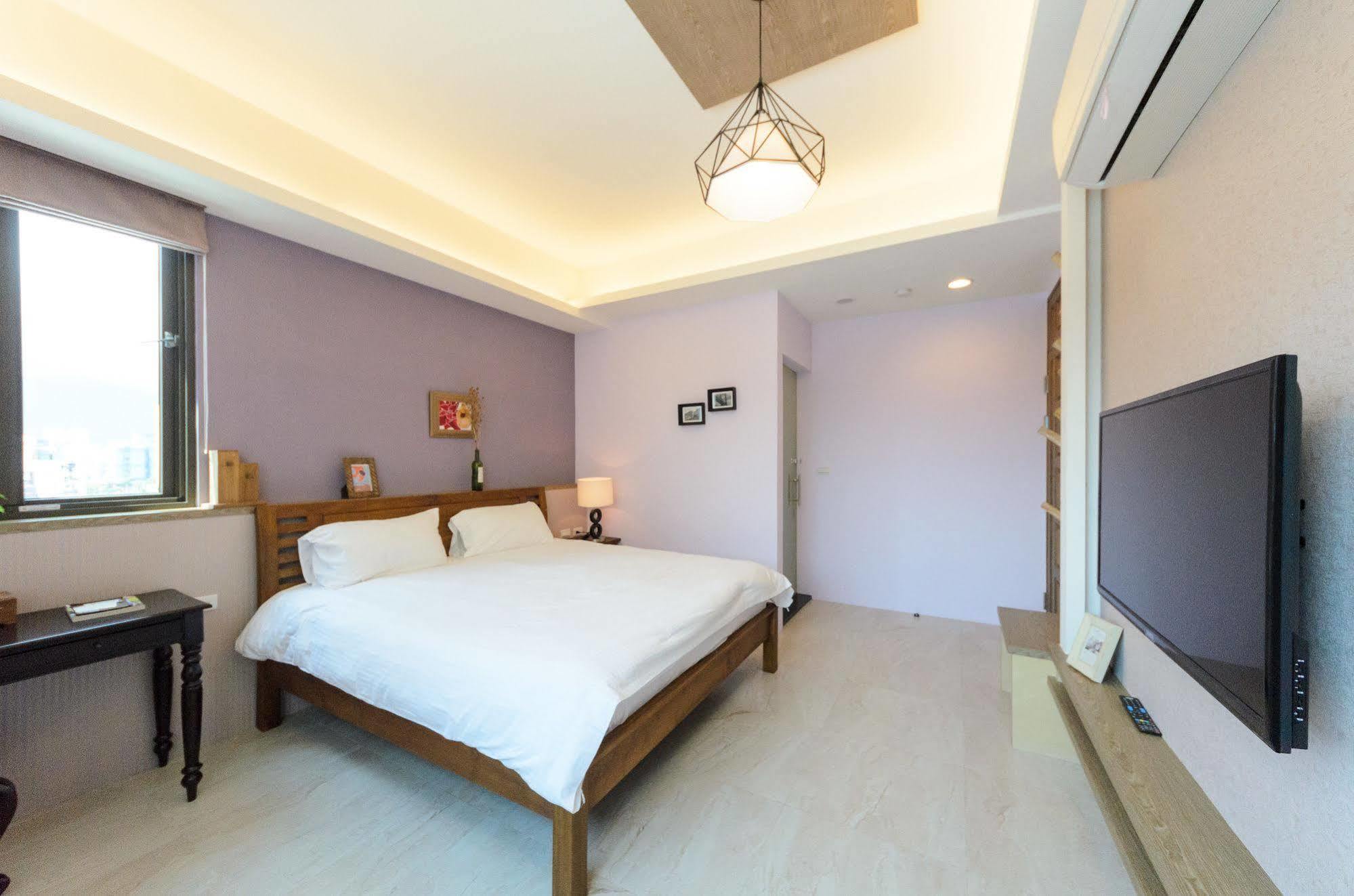 Jhongshan Building Bed And Breakfast Hualien Buitenkant foto