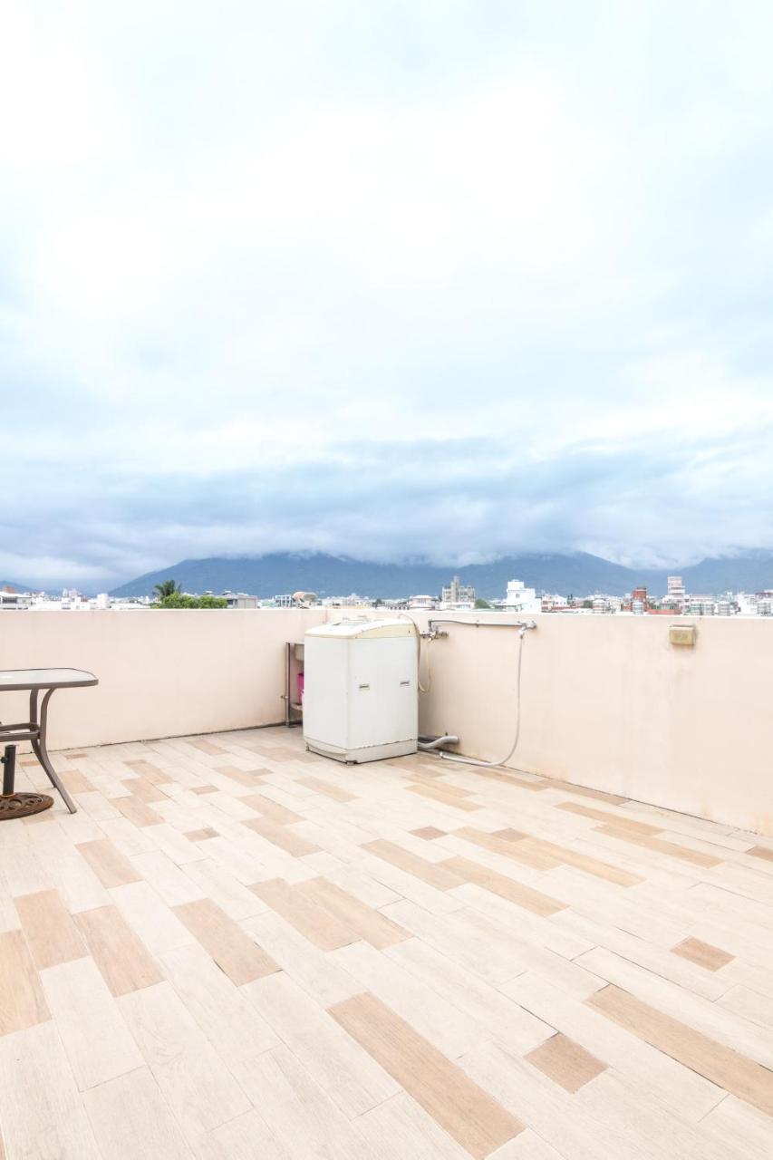 Jhongshan Building Bed And Breakfast Hualien Buitenkant foto