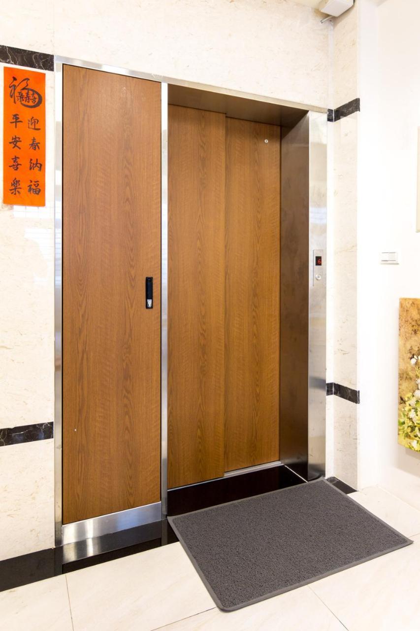 Jhongshan Building Bed And Breakfast Hualien Buitenkant foto