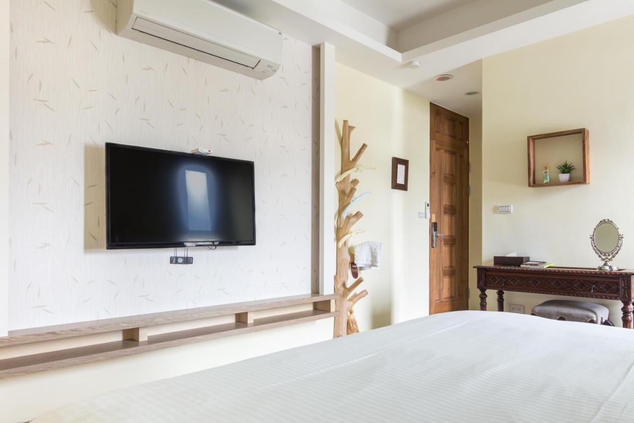 Jhongshan Building Bed And Breakfast Hualien Buitenkant foto