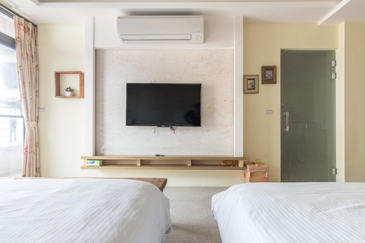 Jhongshan Building Bed And Breakfast Hualien Buitenkant foto